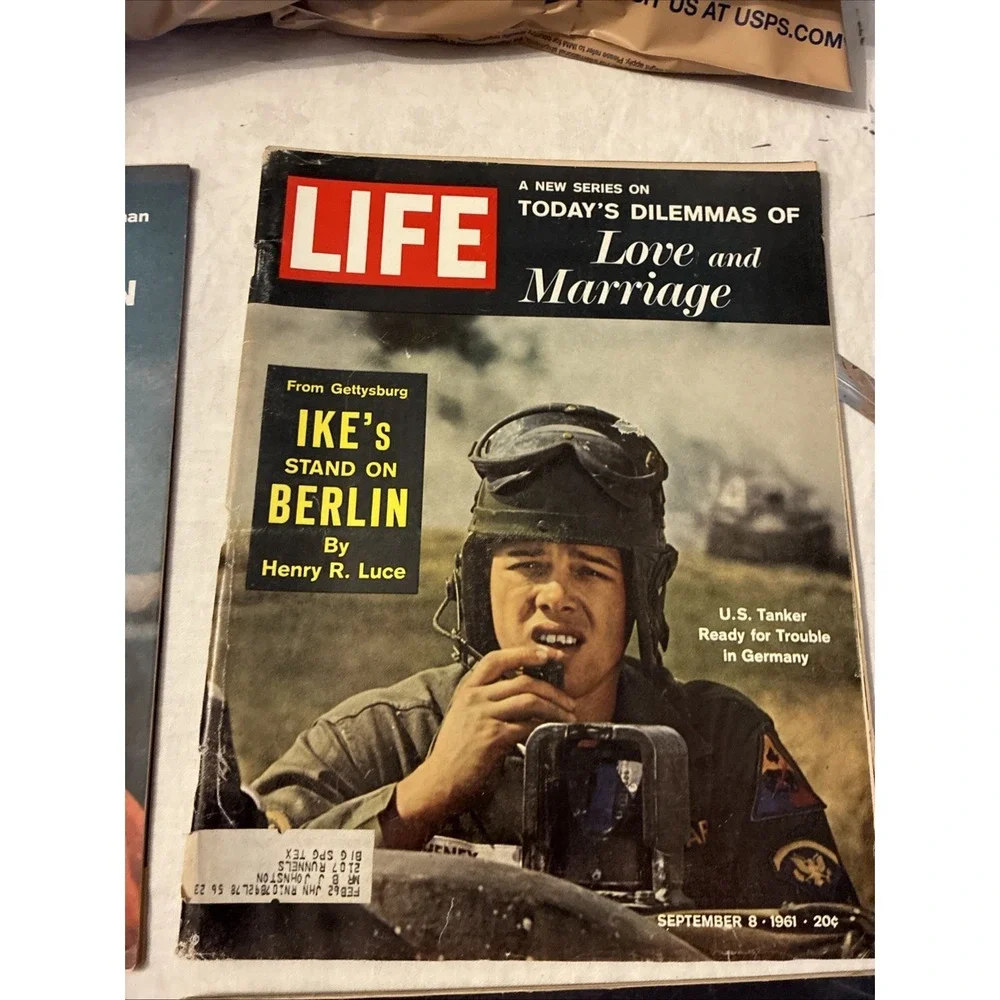 lot of 4 1961 life magazine Kennedy, Jackie, Berlin, Loren